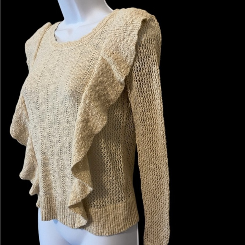 AEO Ruffled Knit Long Sleeve Pullover Sweater in Cream, Size Small.